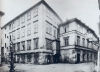 Nároží Jachymovy a Úzké ulice před rokem 1897