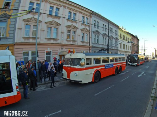 Tr8