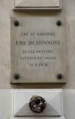 Ema Destinová - pamětní deska 