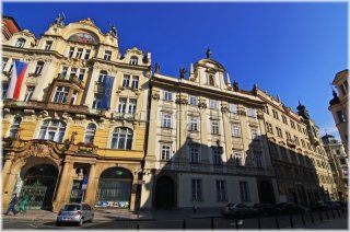 Staroměstské náměstí - Bývalý klášter Paulánů