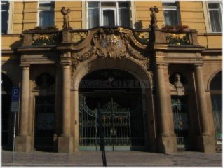 Staroměstské náměstí - Bývalá Pražská městská pojišťovna