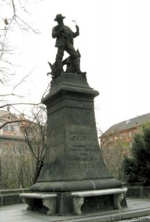 Praha 2 - Karlovo náměstí, pomník Benedikta Roezla