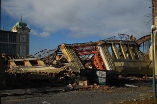Praha 7 - Holešovické výstaviště - ruiny po požáru  Průmyslového paláce