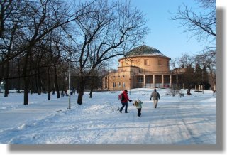 Praha 7 - Královská obora(Stromovka) Planetárium
