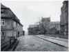 Jedna z posledních fotografií Jedové chýše. Přímo uprostřed, vpravo je vidět část kostela sv. Apolináře