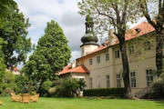 Den otevřených dveří na Britském velvyslanectví v Praze