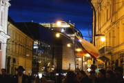 Netradiční oslava 17. listopadu na Národní třídě
