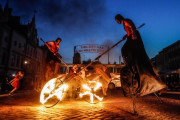 Za dveřmi: Teatr Biuro Podróży
